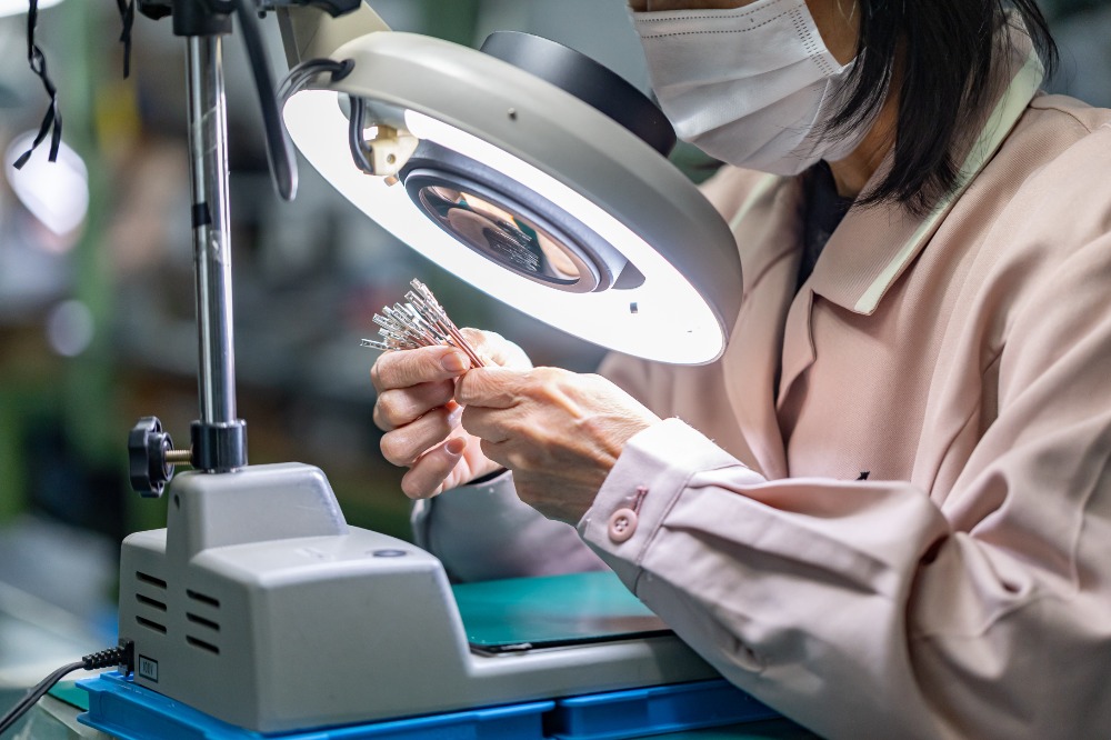 ③圧着検査工程