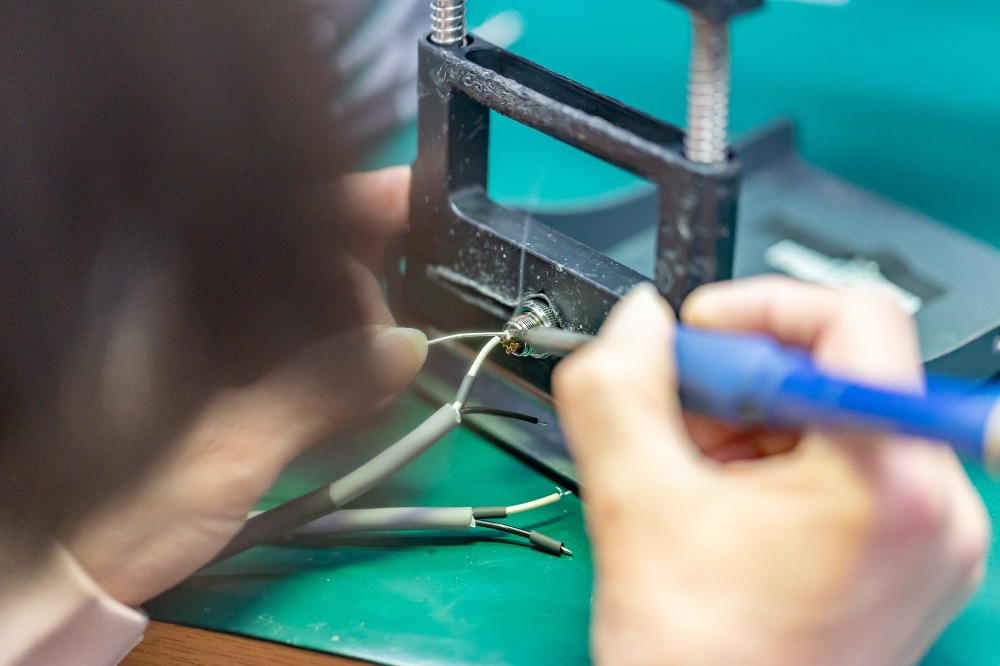 ④半田付け工程